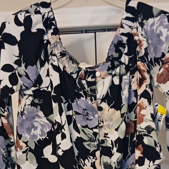 #178 3/$18 - NWT LA Hearts Black/White Button Down Short Sleeve Top Size M - Picture 3 of 7